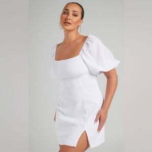 Showpo size small (4) white dress only worn for 4 hours!